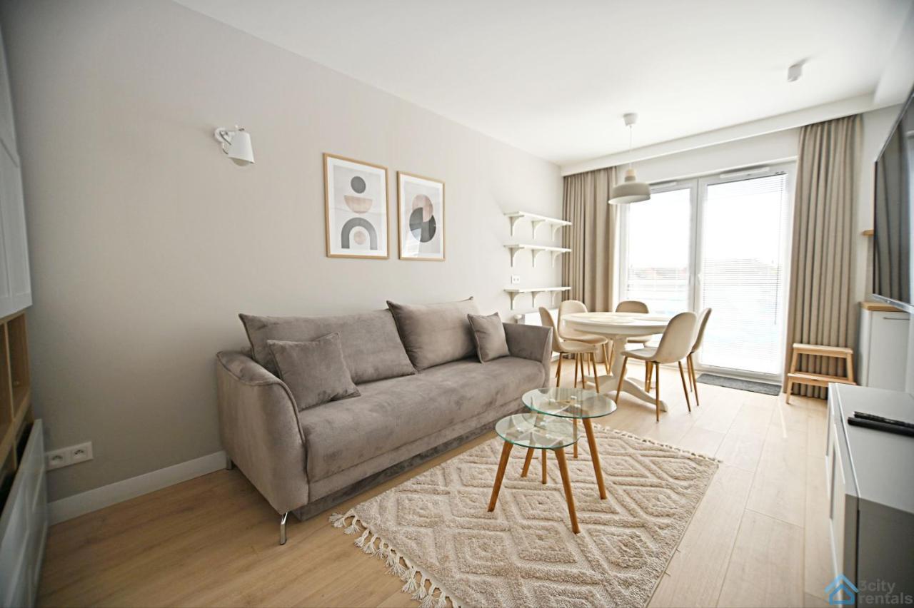 Beige 3City Apartment With Parking In Gdansk By Noclegi Renters Exteriör bild