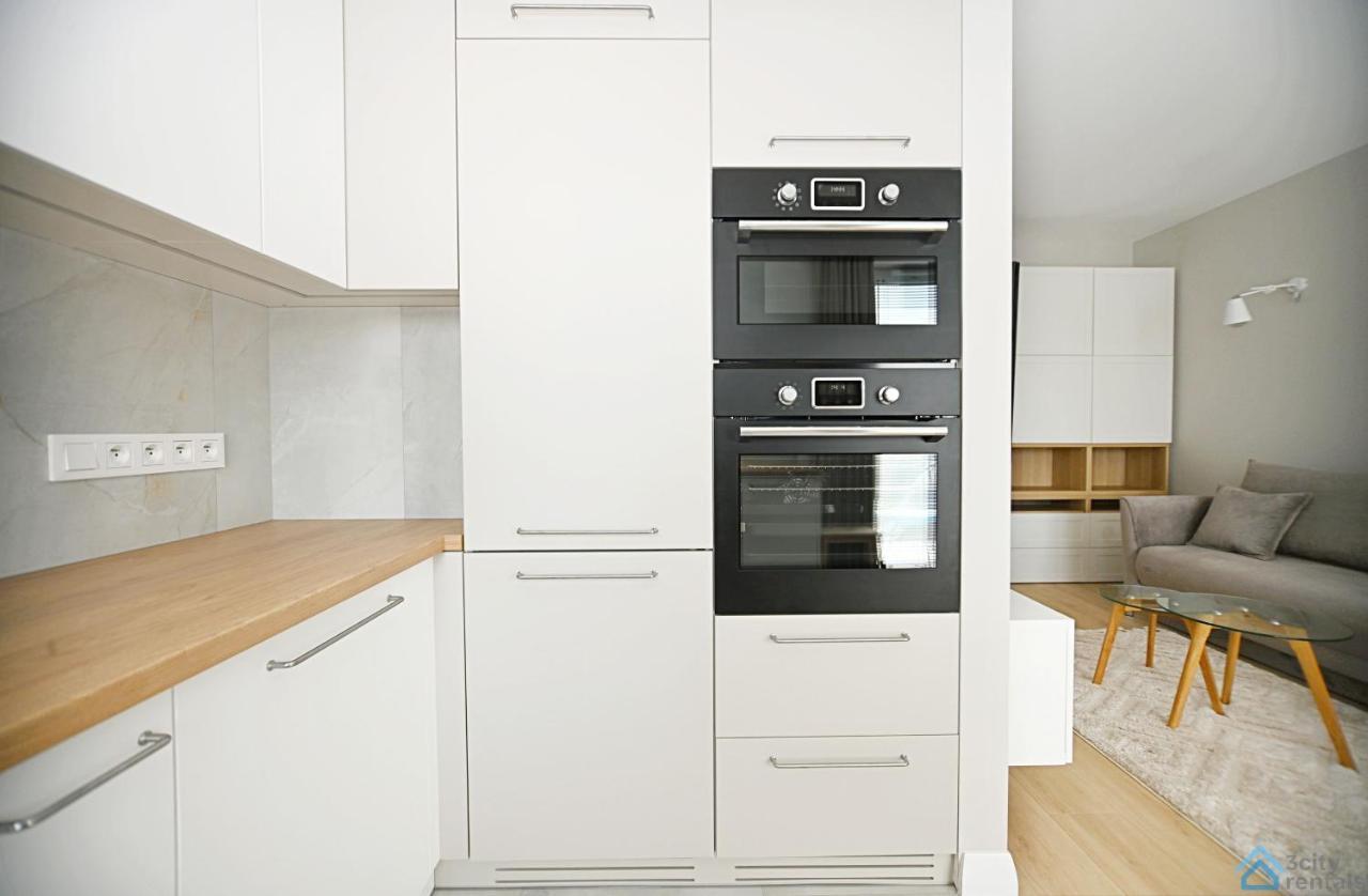 Beige 3City Apartment With Parking In Gdansk By Noclegi Renters Exteriör bild