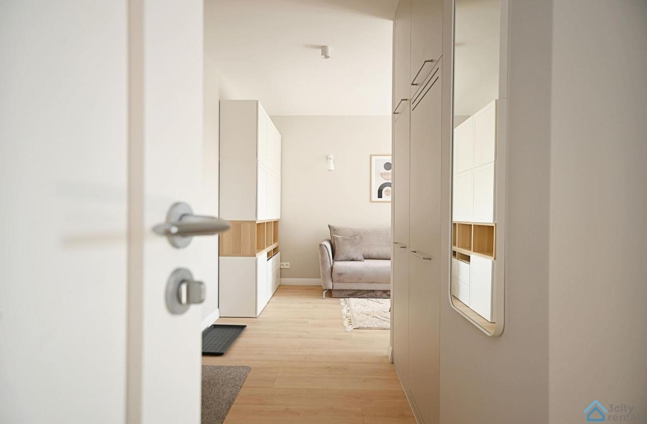 Beige 3City Apartment With Parking In Gdansk By Noclegi Renters Exteriör bild