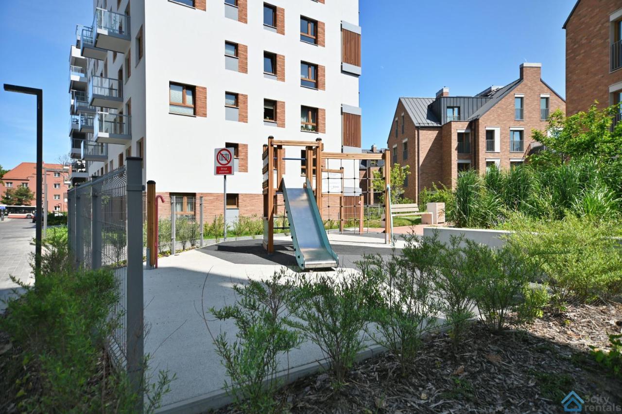 Beige 3City Apartment With Parking In Gdansk By Noclegi Renters Exteriör bild
