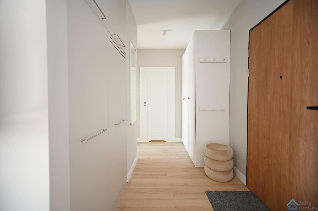 Beige 3City Apartment With Parking In Gdansk By Noclegi Renters Exteriör bild