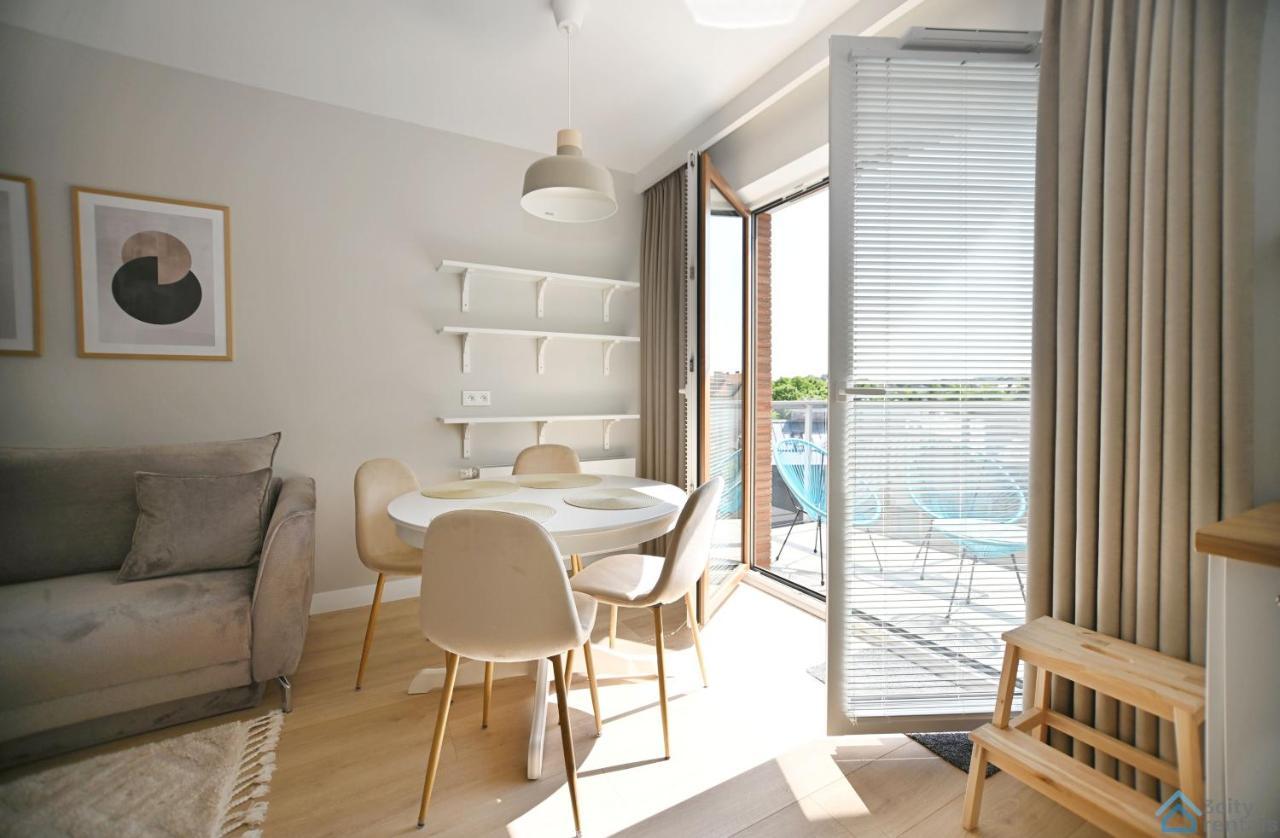 Beige 3City Apartment With Parking In Gdansk By Noclegi Renters Exteriör bild