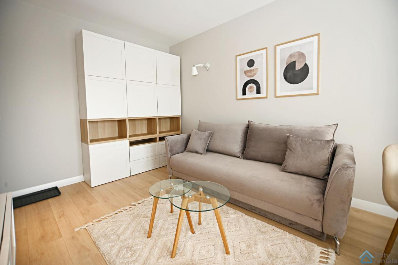 Beige 3City Apartment With Parking In Gdansk By Noclegi Renters Exteriör bild