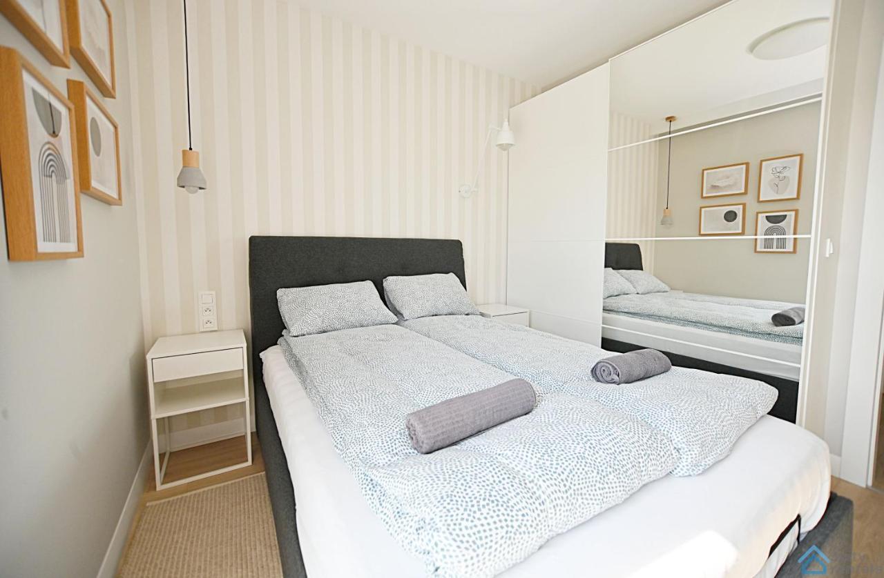 Beige 3City Apartment With Parking In Gdansk By Noclegi Renters Exteriör bild